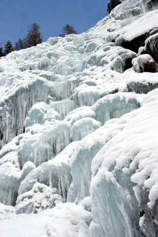 Arrampicata sulle cascate Nardis